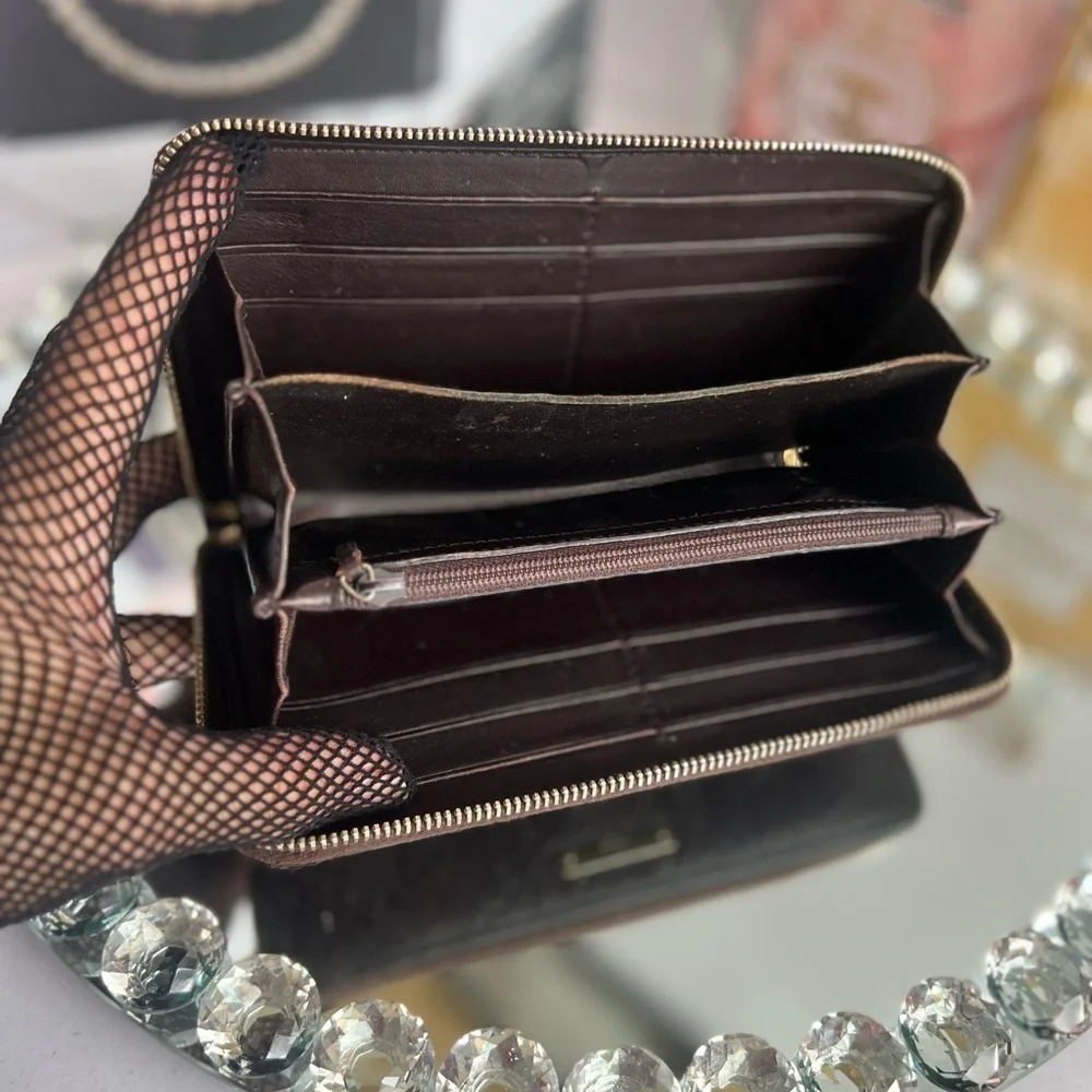 Gucci Brown Guccissima Leather Zip Around Wallet with unbranded chain